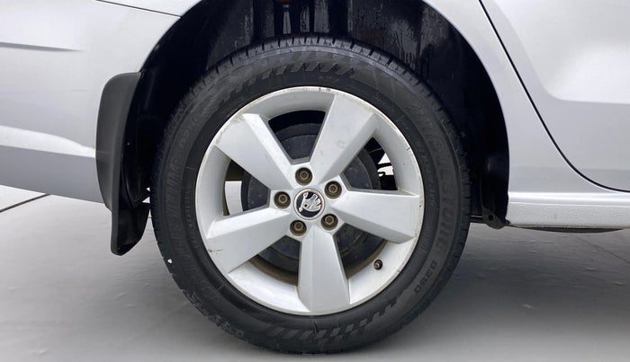 2017 Skoda Rapid 1.5 TDI MT AMBITION, Diesel, Manual, 62,357 km, Right Rear Wheel