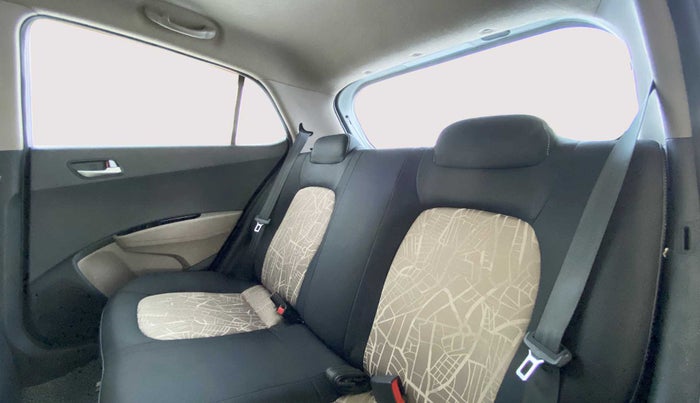 2016 Hyundai Grand i10 SPORTZ 1.2 KAPPA VTVT, Petrol, Manual, 56,871 km, Right Side Rear Door Cabin