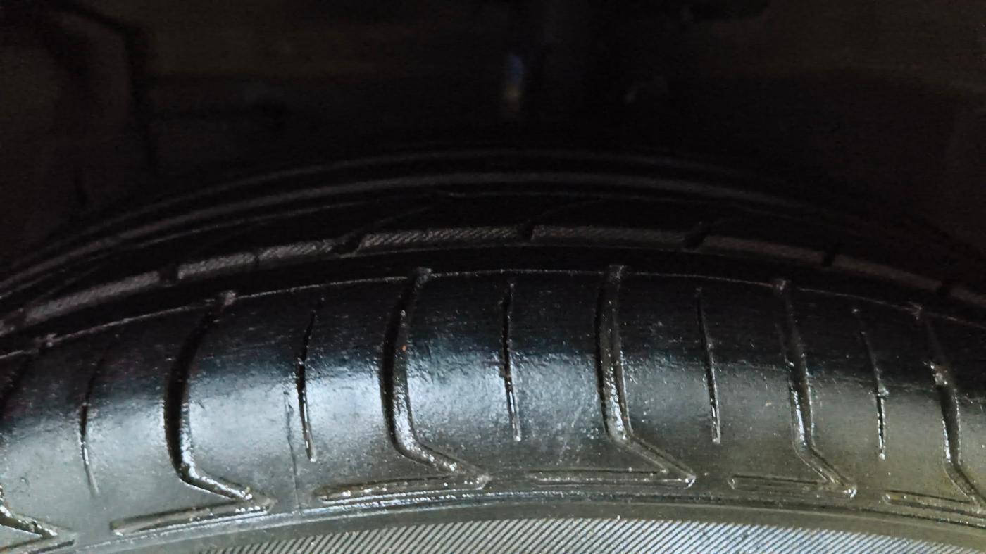 2018 Maruti Ciaz SIGMA 1.5 SHVS MT  PETROL, Petrol, Manual, 72,847 km, Left Front Tyre Tread