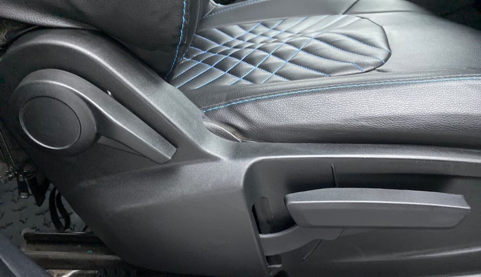 2021 Tata PUNCH CREATIVE  MT, Petrol, Manual, 19,238 km, Driver Side Adjustment Panel