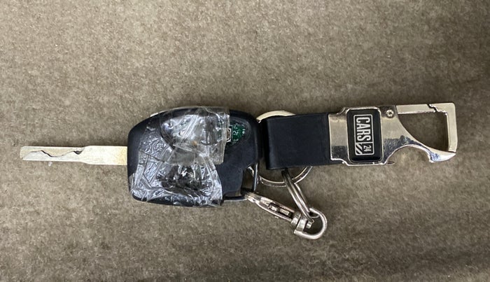 2014 Mahindra Xylo H9 BS IV, Diesel, Manual, 49,682 km, Lock system - Remote key minor damage