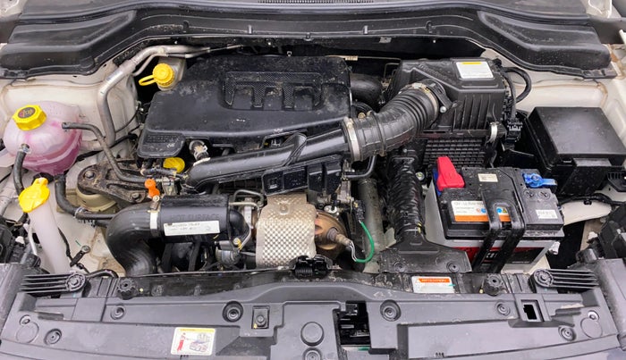 2021 Mahindra XUV300 1.2 W8 OPT, Petrol, Manual, 13,215 km, Open Bonet