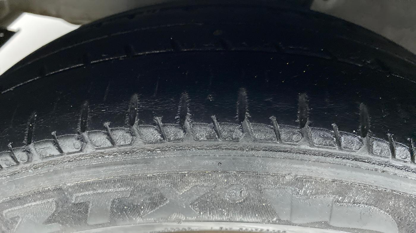 2018 Hyundai Eon ERA PLUS, Petrol, Manual, 61,720 km, Left Front Tyre Tread