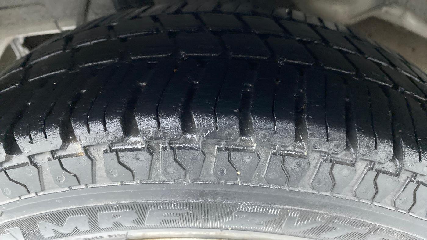 2018 Hyundai Eon ERA PLUS, Petrol, Manual, 61,720 km, Right Rear Tyre Tread