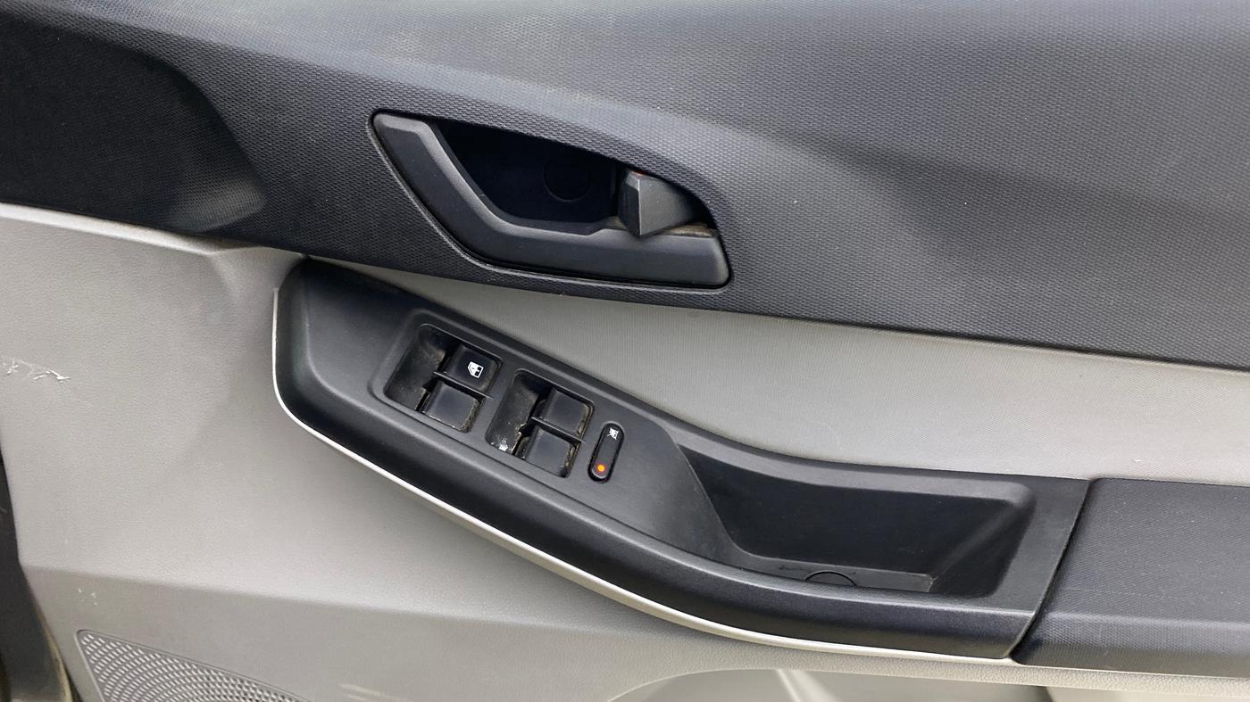 2020 Tata Tiago XT PETROL, Petrol, Manual, 76,623 km, Driver Side Door Panels Control