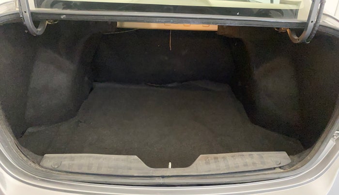2014 Maruti Ciaz VXI, Petrol, Manual, 39,237 km, Boot Inside