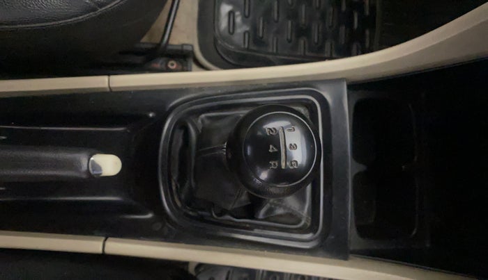2014 Maruti Ciaz VXI, Petrol, Manual, 39,237 km, Gear Lever
