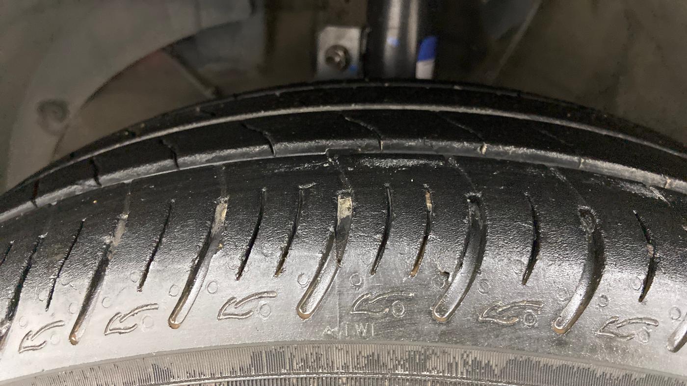 2021 Maruti Baleno DELTA PETROL 1.2, Petrol, Manual, 37,657 km, Left Front Tyre Tread