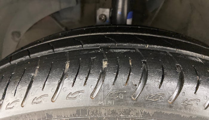 2021 Maruti Baleno DELTA PETROL 1.2, Petrol, Manual, 37,657 km, Left Front Tyre Tread