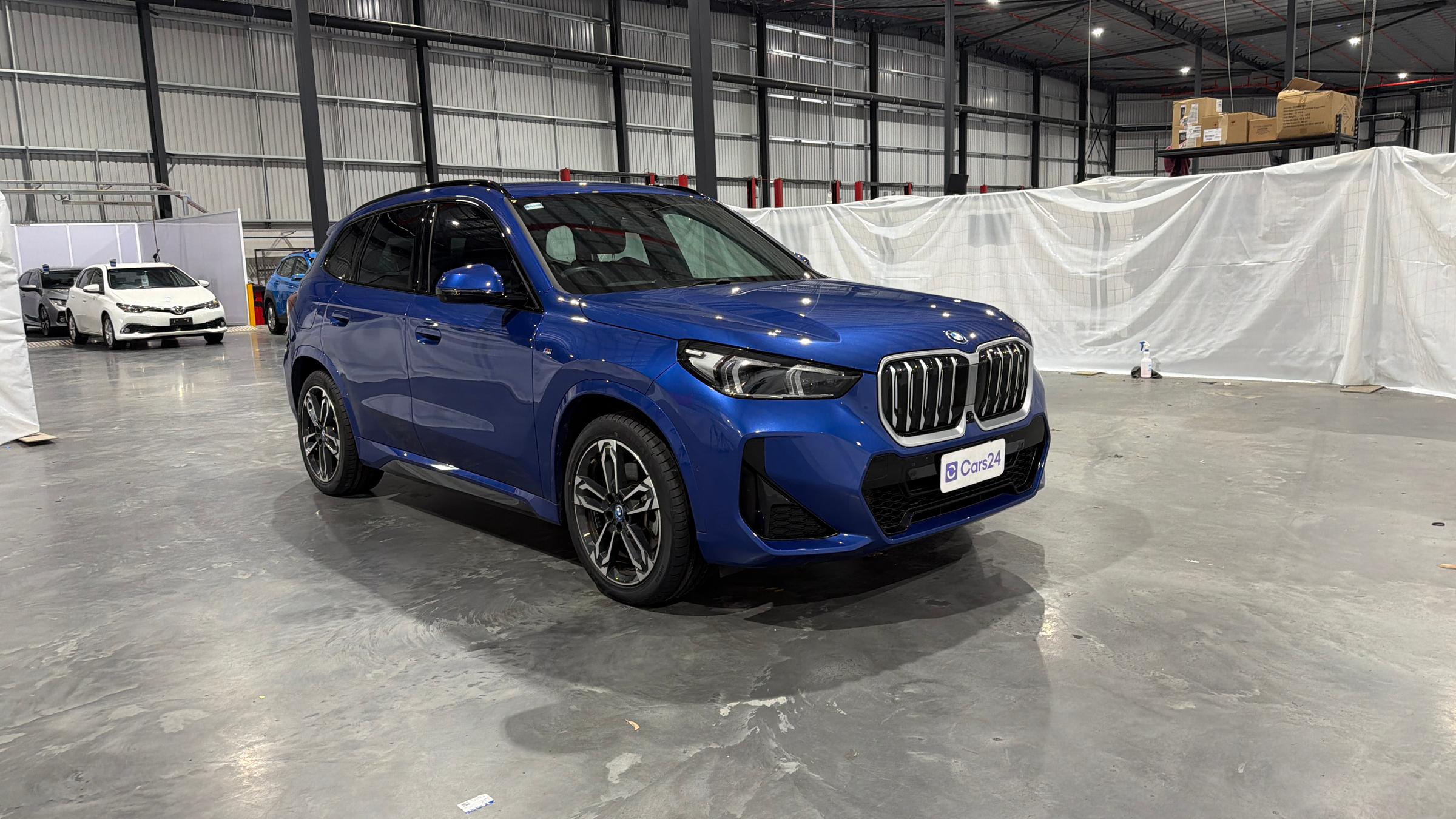 BMW Ix1 image
