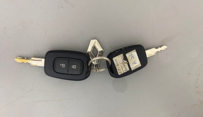 2020 Renault Kwid RXT 1.0 (O), Petrol, Manual, 13,822 km, Key Close Up