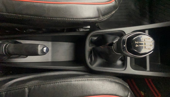 2020 Renault Kwid RXT 1.0 (O), Petrol, Manual, 13,822 km, Gear Lever