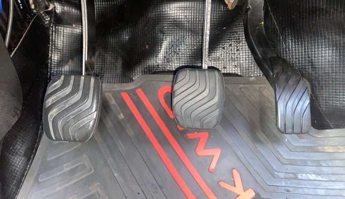 2020 Renault Kwid RXT 1.0 (O), Petrol, Manual, 13,822 km, Pedals