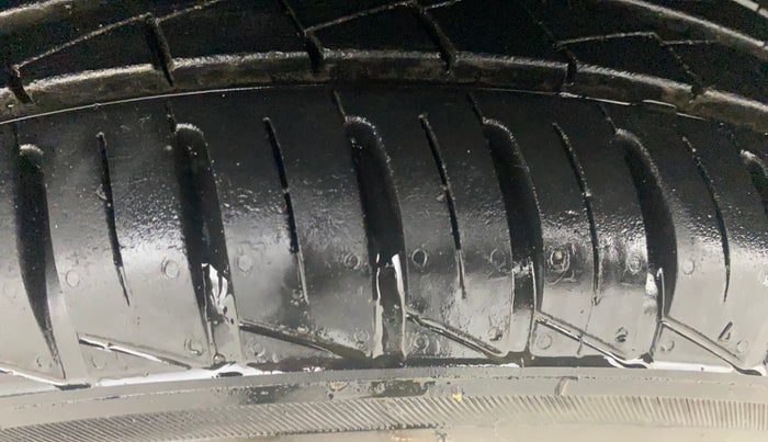 2020 Renault Kwid RXT 1.0 (O), Petrol, Manual, 13,822 km, Left Front Tyre Tread