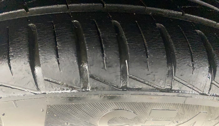 2020 Renault Kwid RXT 1.0 (O), Petrol, Manual, 13,822 km, Right Rear Tyre Tread