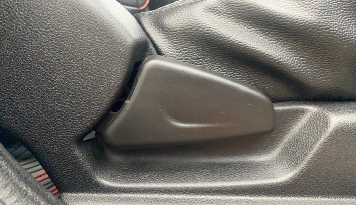 2020 Renault Kwid RXT 1.0 (O), Petrol, Manual, 13,822 km, Driver Side Adjustment Panel