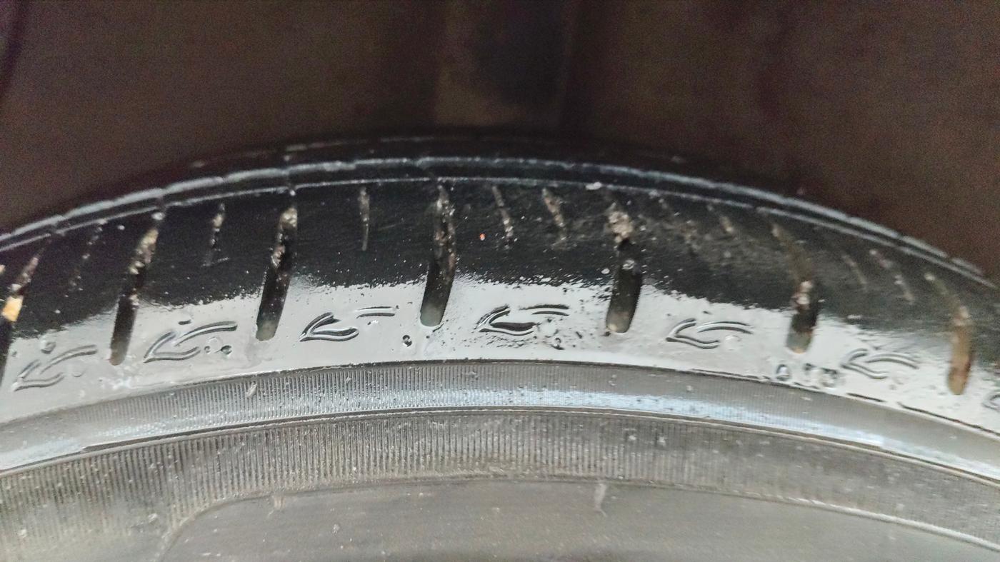 2022 Hyundai AURA SX 1.2 CNG, CNG, Manual, 22,232 km, Right Rear Tyre Tread