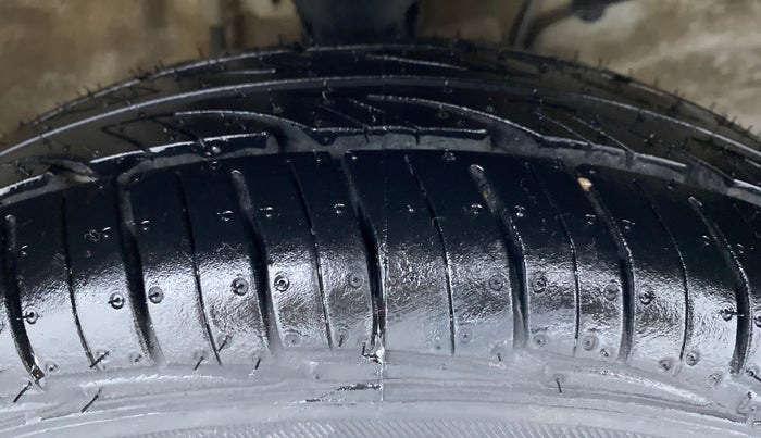 2020 Maruti Alto LXI, Petrol, Manual, 40,014 km, Right Front Tyre Tread