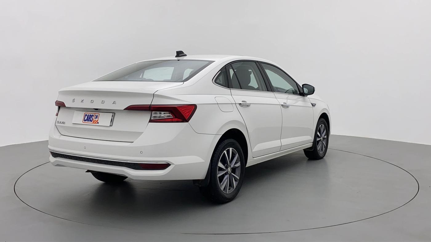 2022 Skoda SLAVIA STYLE 1.5 TSI DSG, Petrol, Automatic, 4,986 km, Right Back Diagonal