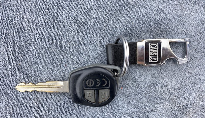 2014 Maruti Ciaz VXI, Petrol, Manual, 66,665 km, Key Close Up