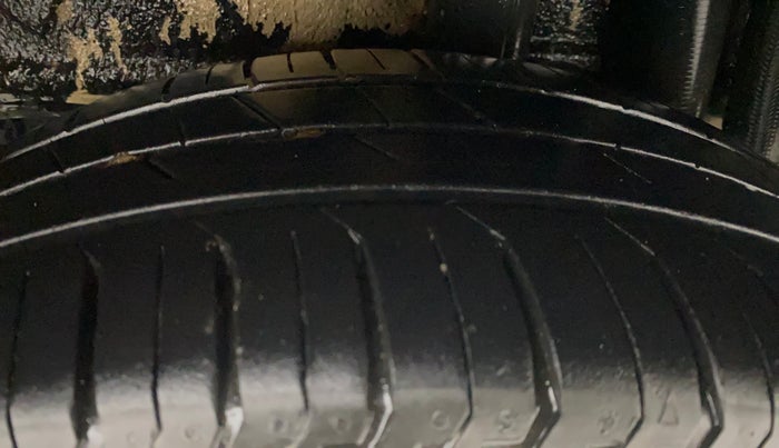 2018 Toyota YARIS V MT, Petrol, Manual, 48,255 km, Left Rear Tyre Tread