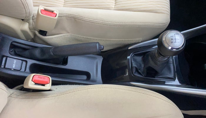 2018 Toyota YARIS V MT, Petrol, Manual, 48,255 km, Gear Lever