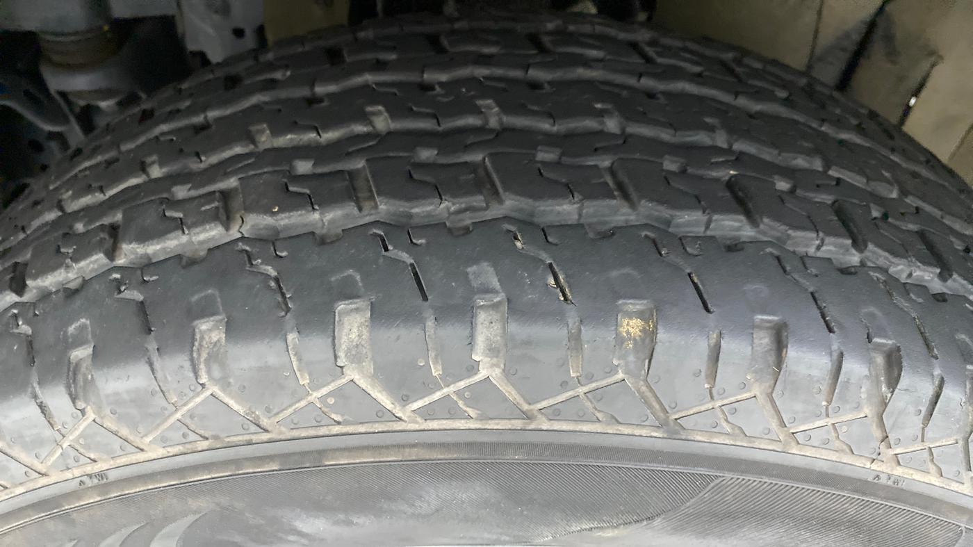 2021 Mahindra Thar LX HT PETROL 4WD MT, Petrol, Manual, 13,900 km, Left Front Tyre Tread