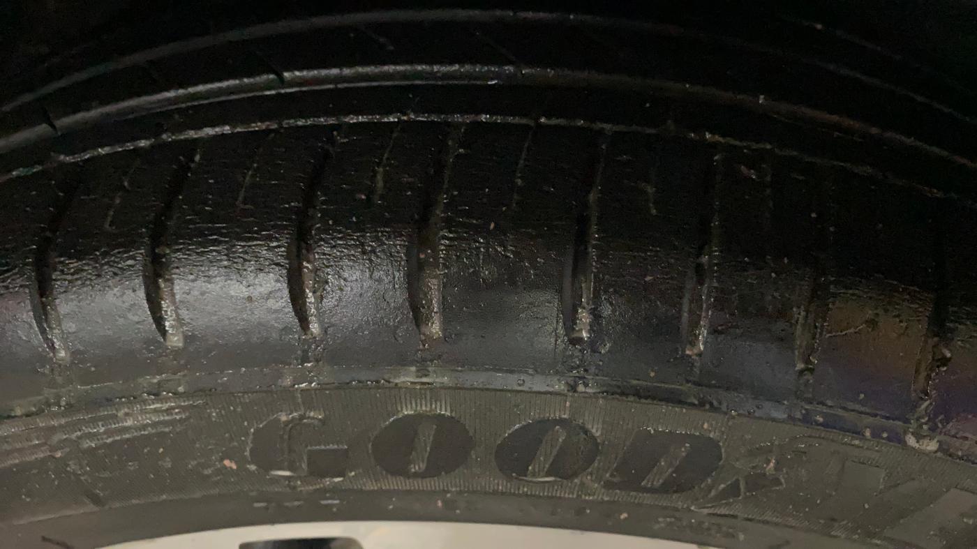 2021 MG HECTOR PLUS SELECT 2.0 DIESEL TURBO MT 7-STR, Diesel, Manual, 30,192 km, Right Front Tyre Tread