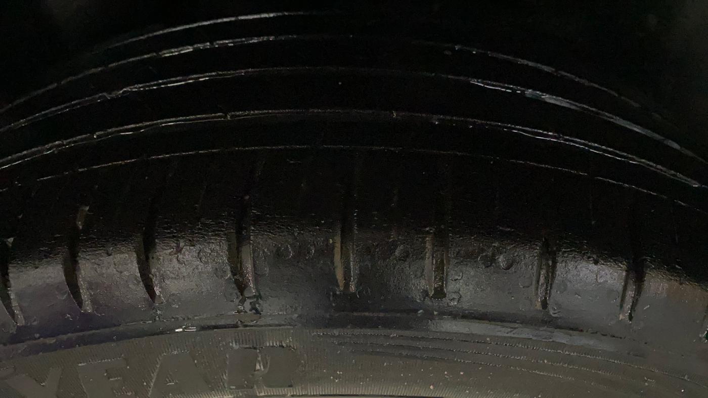 2021 MG HECTOR PLUS SELECT 2.0 DIESEL TURBO MT 7-STR, Diesel, Manual, 30,192 km, Right Rear Tyre Tread