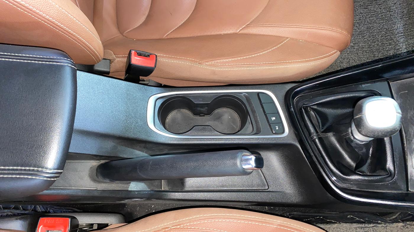 2021 MG HECTOR PLUS SELECT 2.0 DIESEL TURBO MT 7-STR, Diesel, Manual, 30,192 km, Gear Lever
