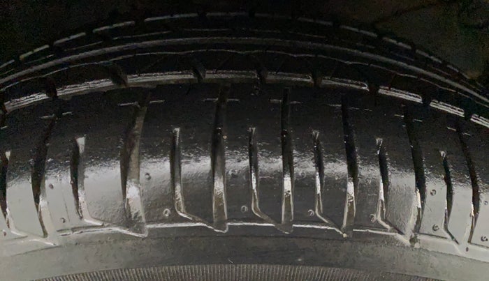 2014 Honda Brio S MT, Petrol, Manual, 54,302 km, Right Front Tyre Tread