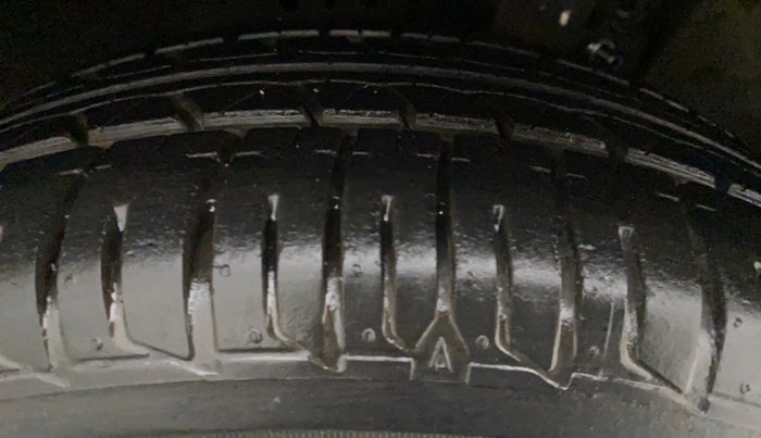 2014 Honda Brio S MT, Petrol, Manual, 54,302 km, Right Rear Tyre Tread