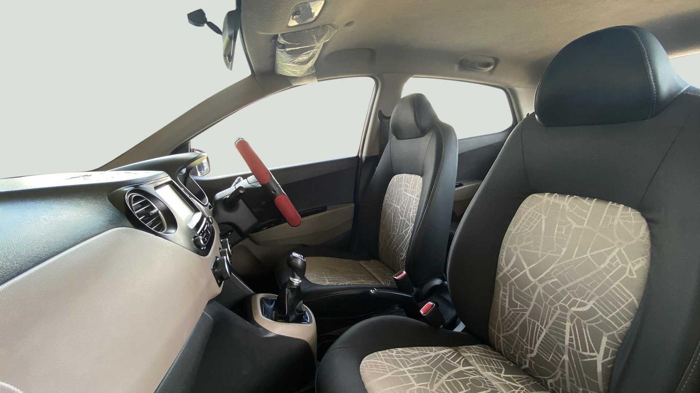 2017 Hyundai Grand i10 SPORTZ 1.2 KAPPA VTVT, Petrol, Manual, 41,044 km, Right Side Front Door Cabin