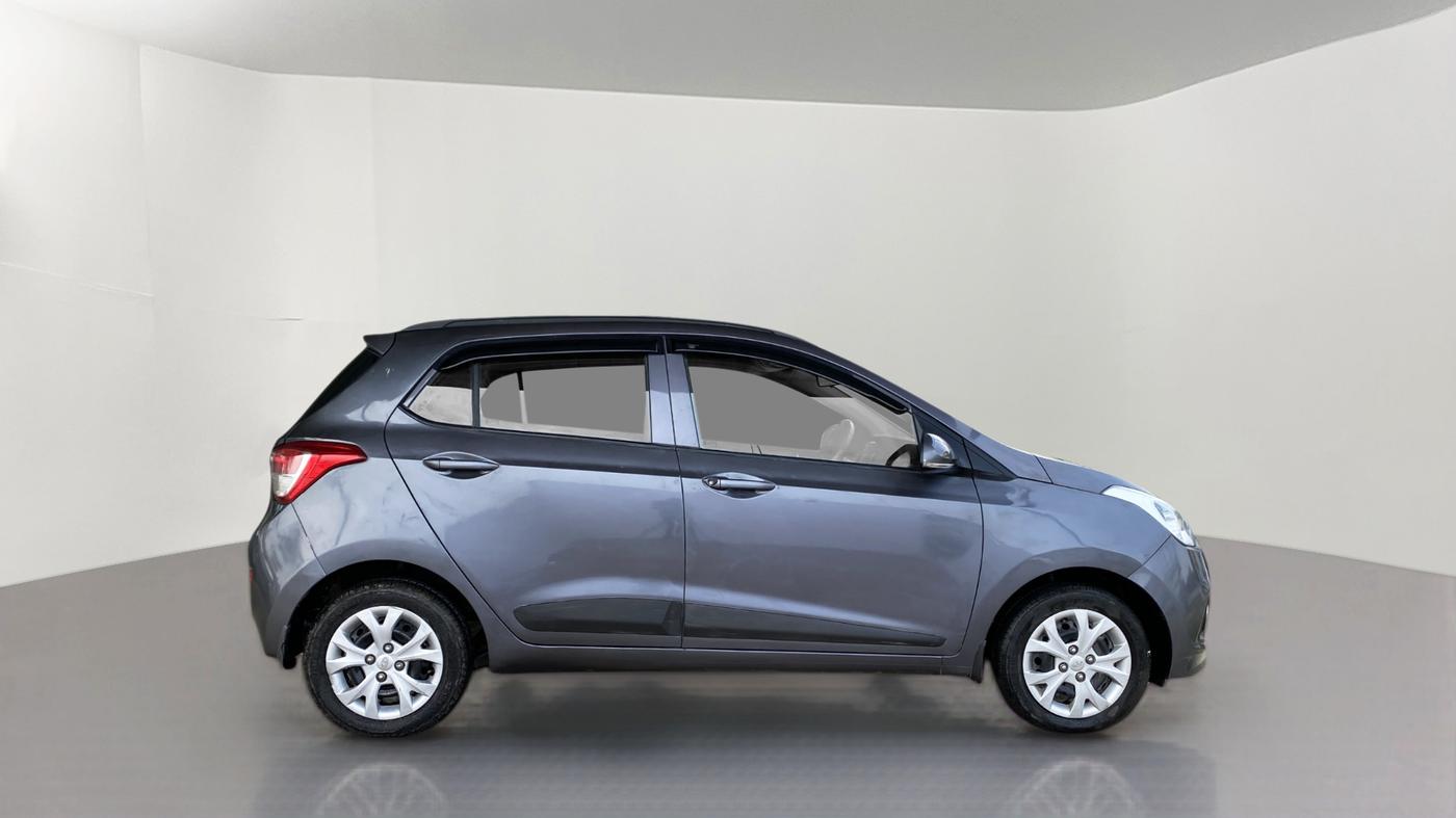 2016 Hyundai Grand i10 SPORTZ 1.2 KAPPA VTVT, Petrol, Manual, 28,655 km, Right Side View