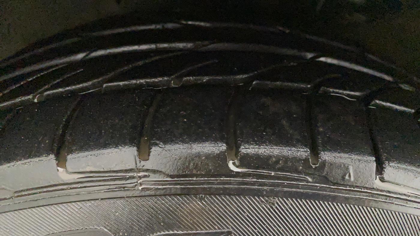 2015 Hyundai New Elantra 1.8 SX AT VTVT, Petrol, Automatic, 74,819 km, Right Rear Tyre Tread