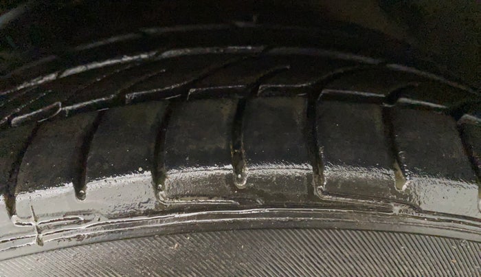 2015 Hyundai New Elantra 1.8 SX AT VTVT, Petrol, Automatic, 74,819 km, Left Front Tyre Tread