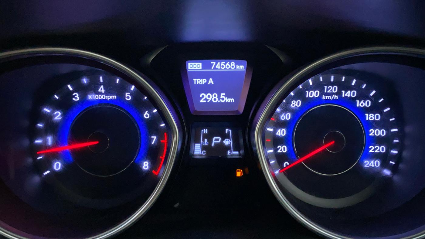 2015 Hyundai New Elantra 1.8 SX AT VTVT, Petrol, Automatic, 74,819 km, Odometer Image