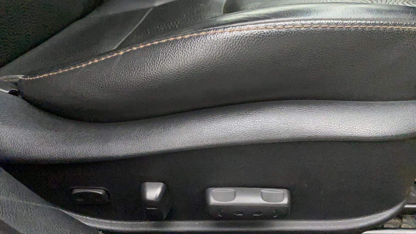 2015 Hyundai New Elantra 1.8 SX AT VTVT, Petrol, Automatic, 74,819 km, Driver Side Adjustment Panel