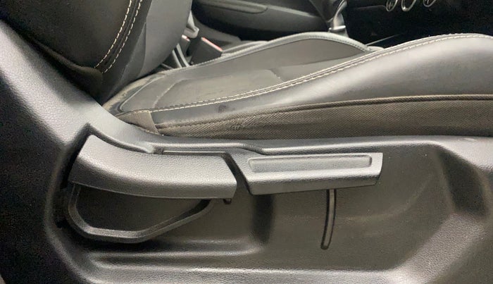 2021 Hyundai VENUE SX 1.0 (O) TURBO IMT, Petrol, Manual, 60,510 km, Driver Side Adjustment Panel