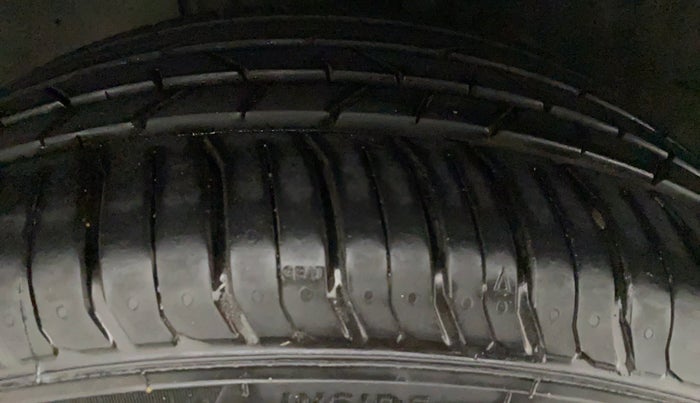 2014 Skoda Octavia ELEGANCE 1.8 TSI AT, Petrol, Automatic, 55,619 km, Left Front Tyre Tread