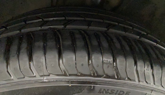 2014 Skoda Octavia ELEGANCE 1.8 TSI AT, Petrol, Automatic, 55,619 km, Right Front Tyre Tread