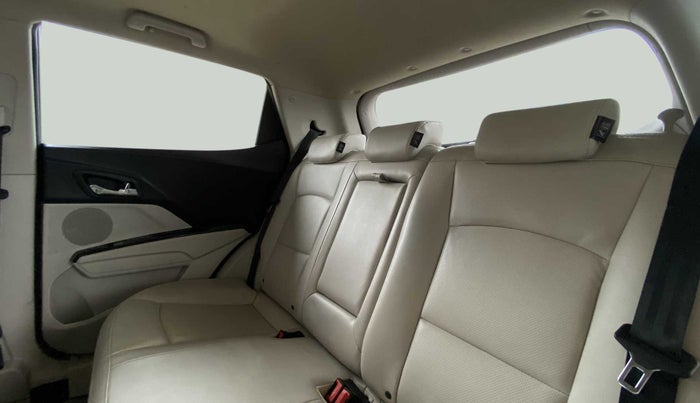 2021 Mahindra XUV300 1.2 W8 OPT, Petrol, Manual, 30,981 km, Right Side Rear Door Cabin