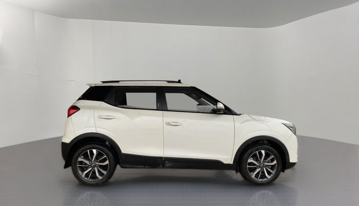 2021 Mahindra XUV300 1.2 W8 OPT, Petrol, Manual, 30,981 km, Right Side View