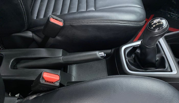 2019 Maruti Swift VXI D, Petrol, Manual, 33,134 km, Gear Lever