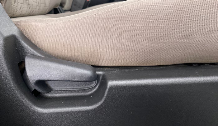 2014 Maruti Wagon R 1.0 VXI, Petrol, Manual, 61,117 km, Driver Side Adjustment Panel