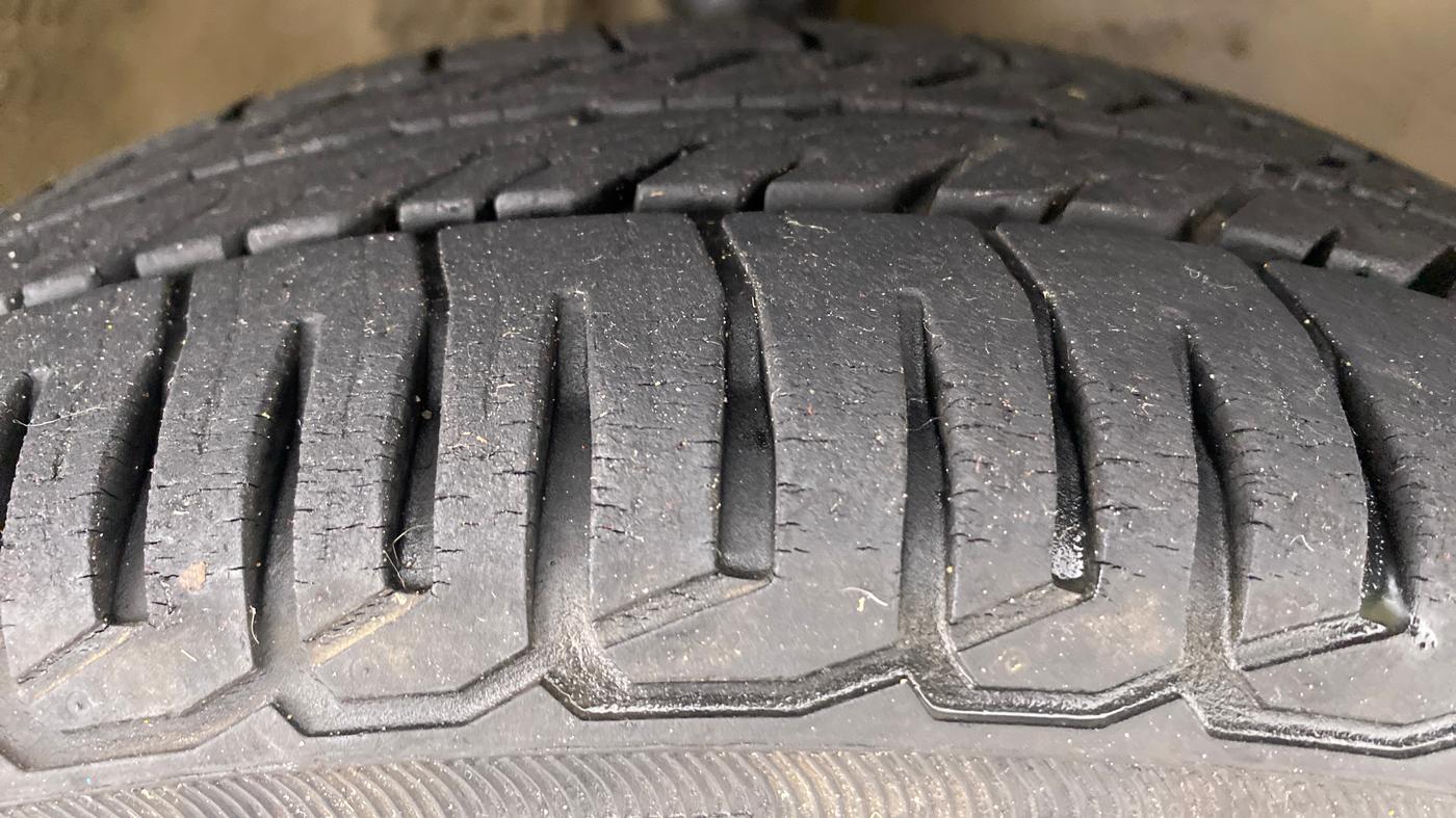 2014 Maruti Wagon R 1.0 VXI, Petrol, Manual, 61,117 km, Right Front Tyre Tread