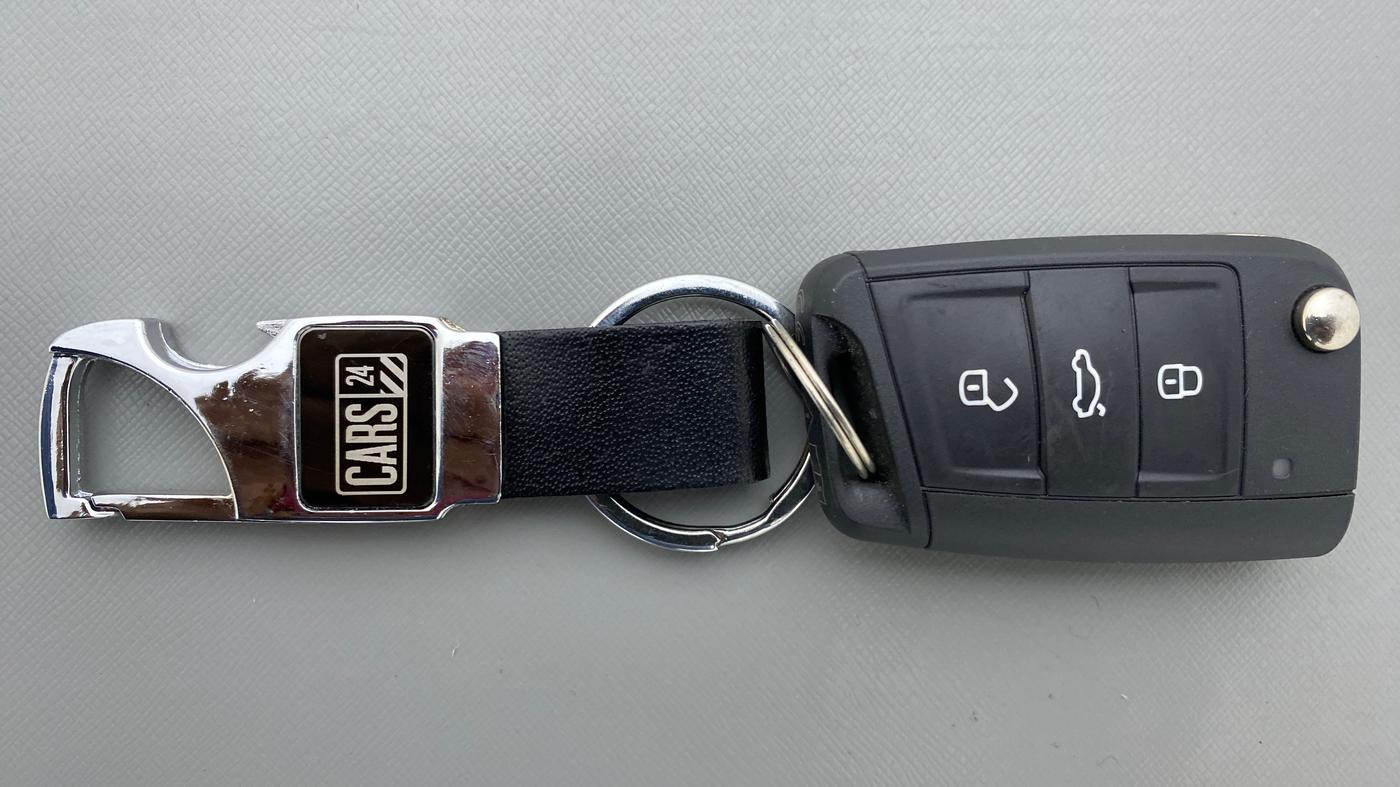 2021 Skoda KUSHAQ AMBITION 1.0 TSI MT, Petrol, Manual, 9,653 km, Key Close Up