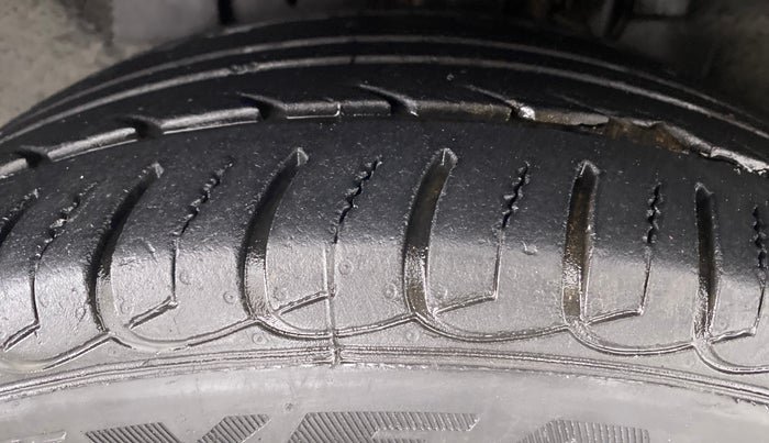 2018 Ford Ecosport 1.5 TITANIUM TI VCT, Petrol, Manual, 29,411 km, Left Front Tyre Tread