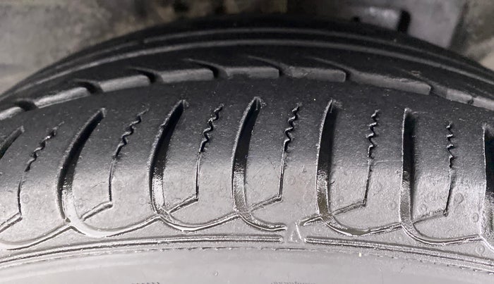 2018 Ford Ecosport 1.5 TITANIUM TI VCT, Petrol, Manual, 29,411 km, Right Front Tyre Tread
