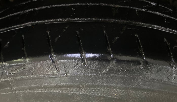 2022 Mahindra BOLERO NEO N 4, Diesel, Manual, 1,03,710 km, Left Front Tyre Tread